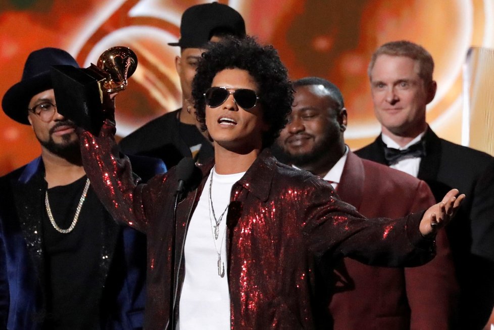 Bruno Mars ovládl ceny Grammy, má album, píseň i nahrávku roku