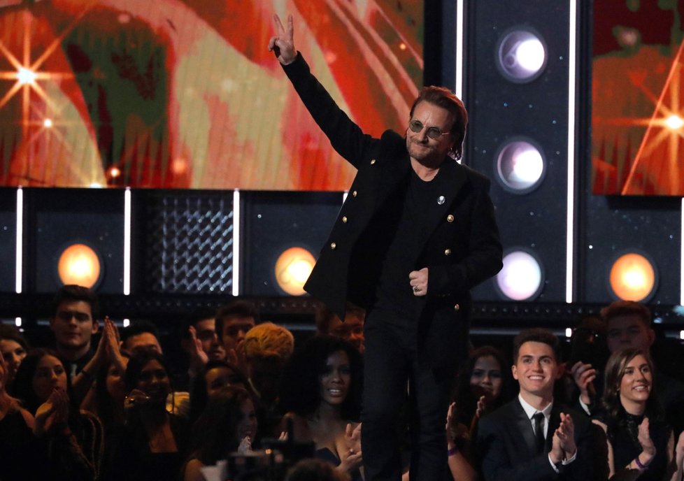 Bono z U2 předával jednu z cen
