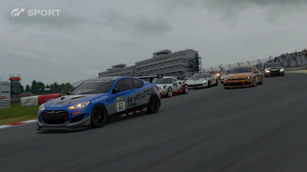 Záběry z povedených závodů Gran Turismo Sport. Jen se podívejte na tu nádhernou grafiku.