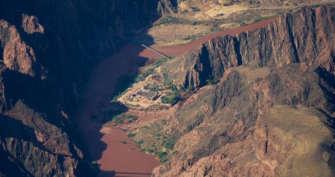 Blesková záplava v americkém Grand Canyonu (31.8.2026)