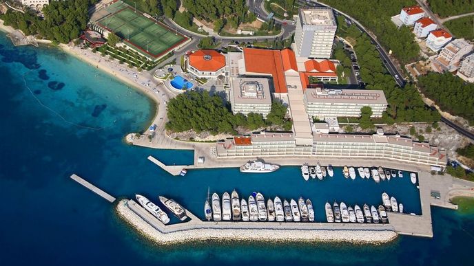 Grand hotel Lav a přístav Grand Marina ve Splitu