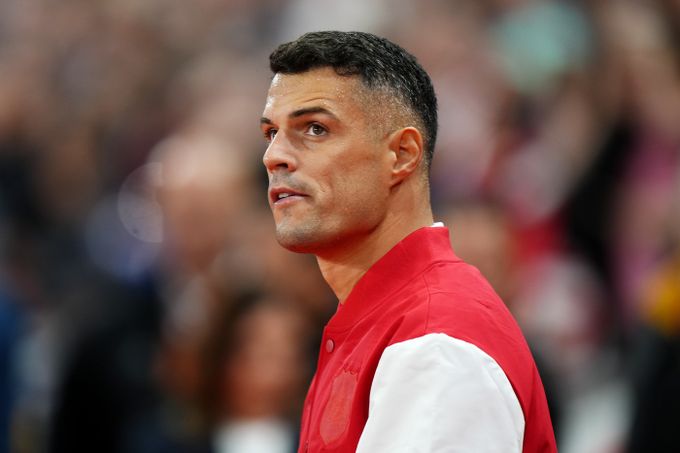 Xhaka jako krajan Fischer. Bál se vakcíny, teď přijde trest. V čem byl Djokovič jiný? Xhaka jako krajan Fischer. Bál se vakcíny, teď přijde trest. V čem byl Djokovič jiný?