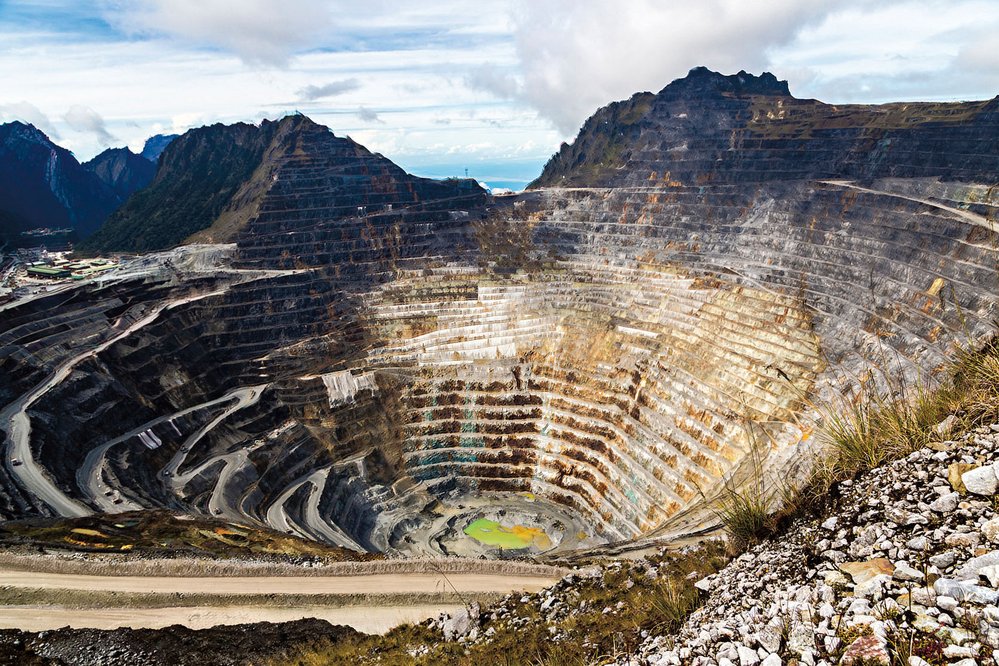 Indonéský důl Grasberg má jedny z největších zásob zlata a mědi na světě