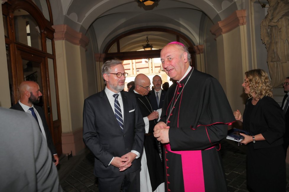 Slavnostní recepce pro nového arcibiskupa Jana Graubnera (2.7.2022)