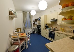 Byt pro odlehčovací službu pro děti se zdravotním znevýhodněním, kterou u pražského parku Grébovka provozuje příspěvková organizace hlavního města Dětské centrum Paprsek. (14. prosince 2021)