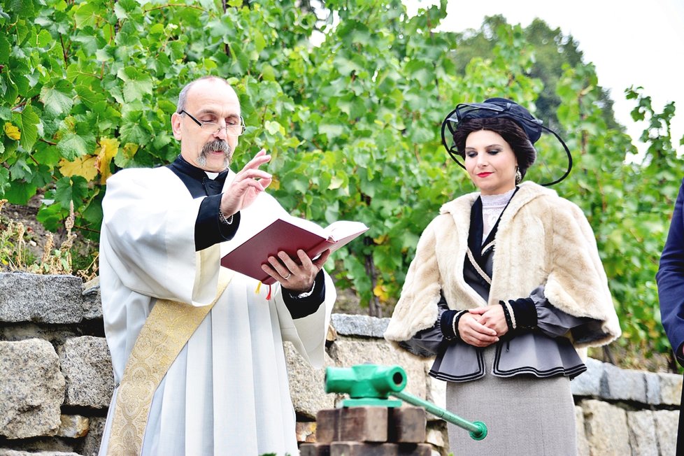 Letošní jedenáctý ročník vinobraní na Grébovce vás zavede do období první republiky.