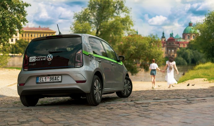 Sdílené elektromobily GreenGo v Praze končí. Dostala je pandemie i silná konkurence