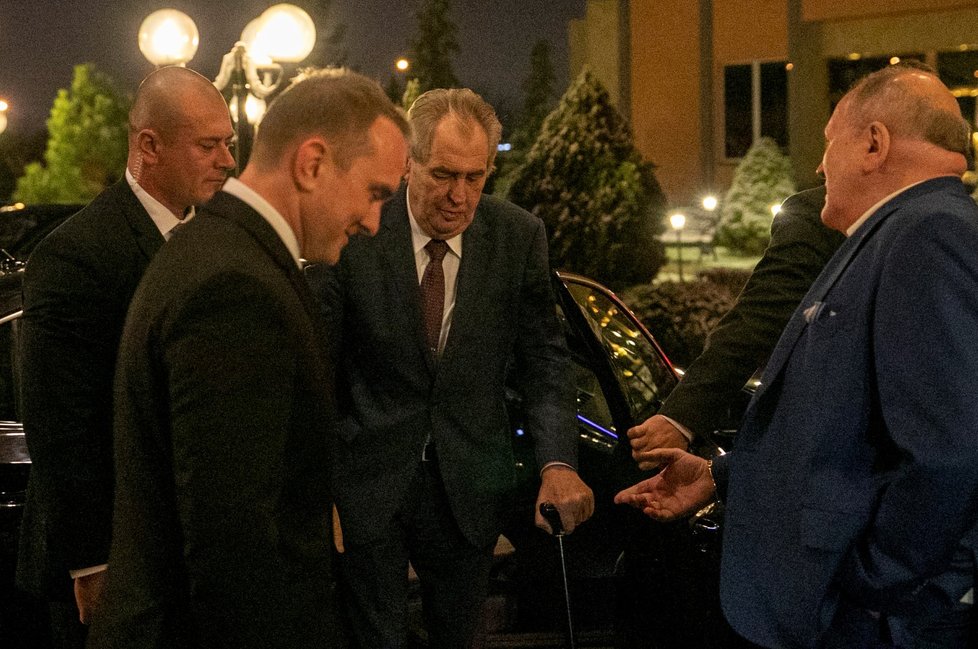 Miloš Zeman při příjezdu na oslavu bývalého ministra Zemanovy vlády Miroslava Grégra (13.12.2019)