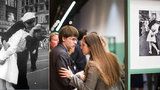 Zemřela žena v bílém ze slavné fotky z Times Square Greta Friedmanová