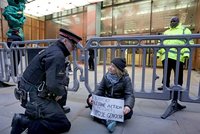 Greta Thunbergová se zase nechala zatknout. Protest proti genocidě, nebo podpora teroru?