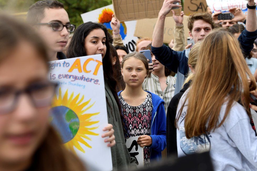 Greta Thunbergová demonstrovala s dalšími studenty před Bílým domem (13. 9. 2019)