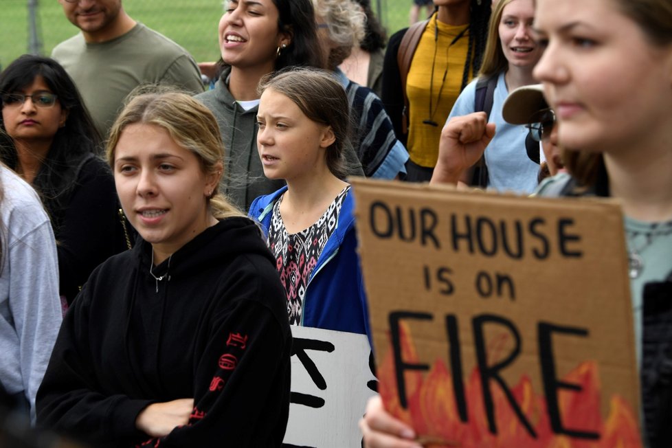 Greta Thunbergová demonstrovala s dalšími studenty před Bílým domem (13. 9. 2019)