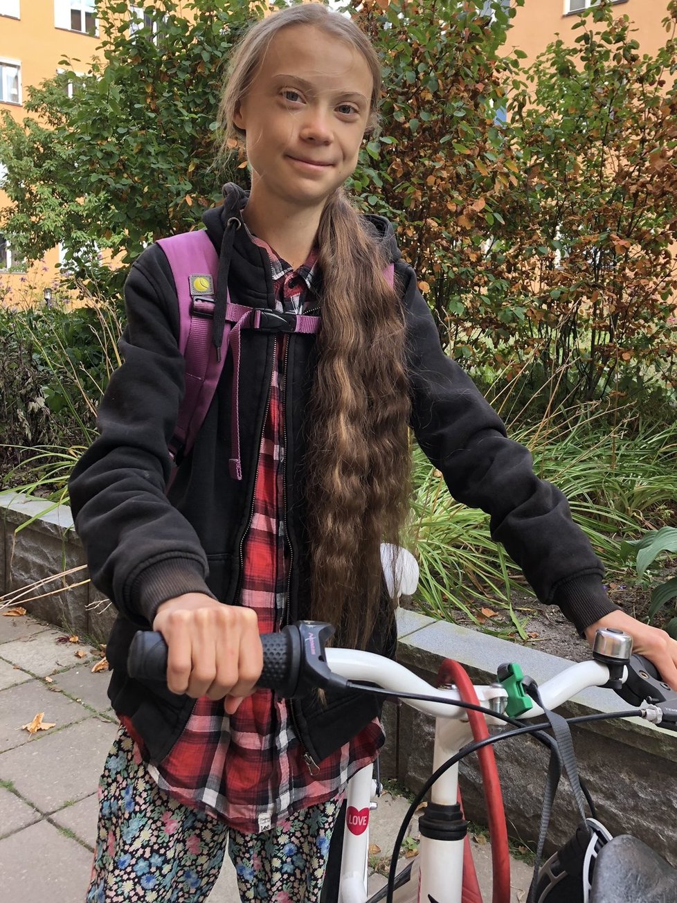 Greta Thunbergová se po roční přestávce vrátila do školy.