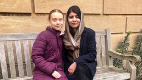 Švédská aktivistka Greta Thunbergová se během své návštěvy v Oxfordu setkala s nositelkou Nobelovy ceny míru Malalou Júsufzajovou.