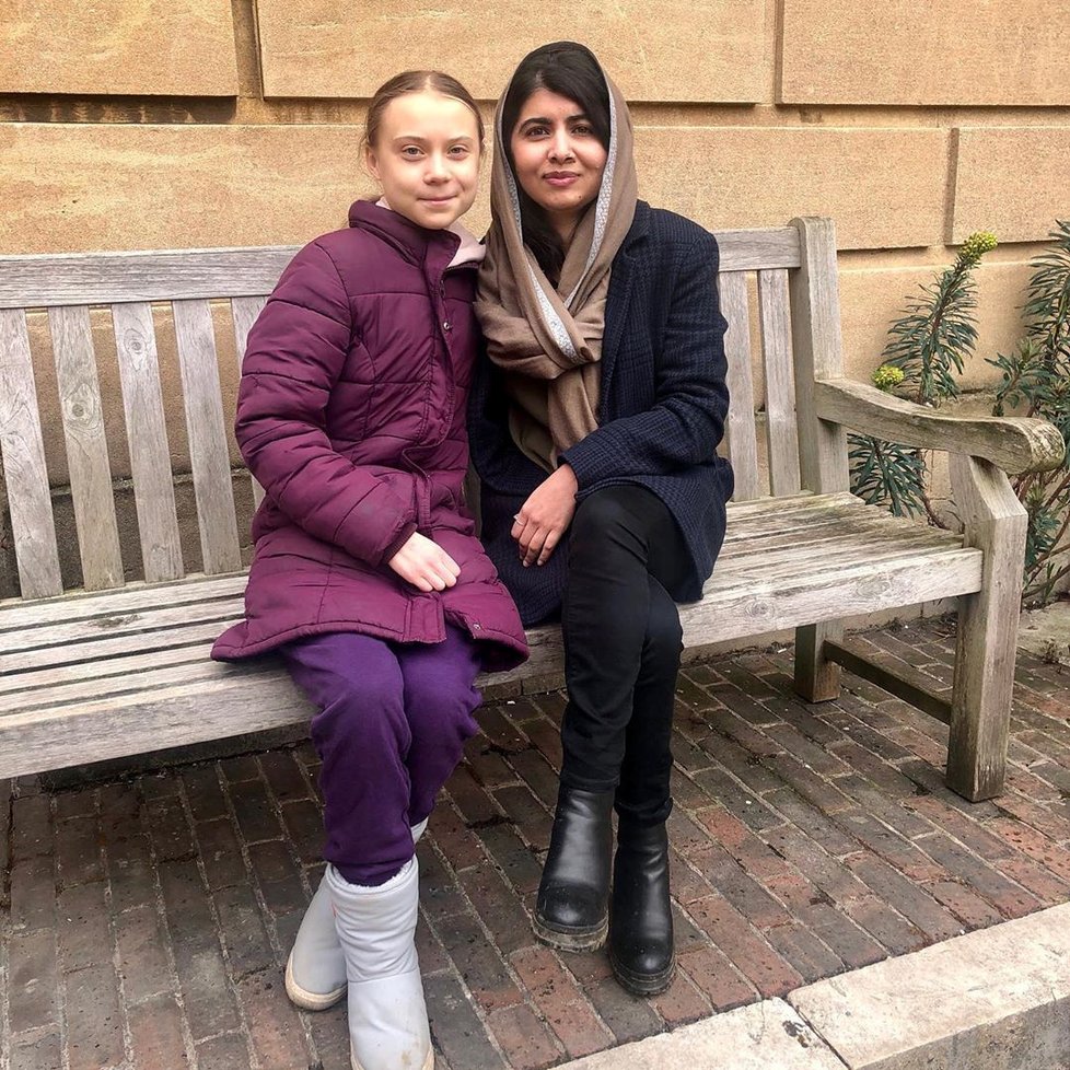Švédská aktivistka Greta Thunberg se během své návštěvy v Oxfordu setkala s nositelkou Nobelovy ceny míru Malálou Júsufzajovou.