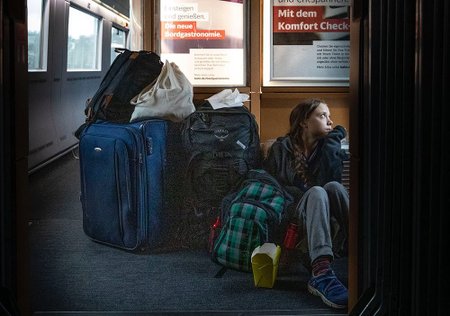 Greta Thunbergová v německém vlaku na cestě domů do Švédska