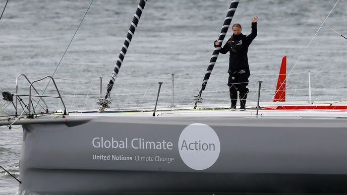 Švédská aktivistka Greta Thunbergová se na setkání OSN v New Yorku rozhodla cestovat přes Atlantik plachetnicí