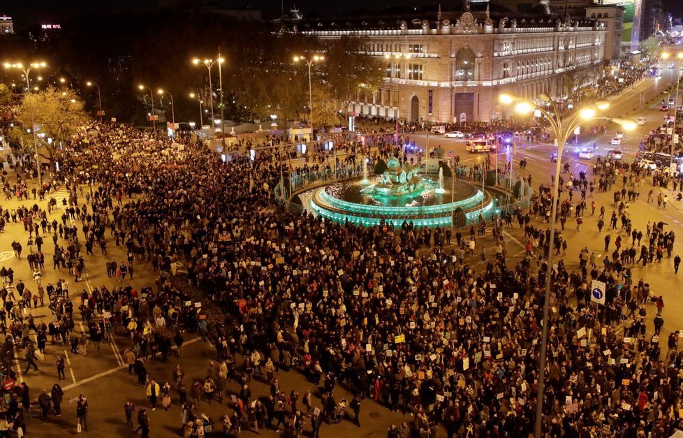 V Madridu začal Pochod za klima, jde v něm i Thunbergová.