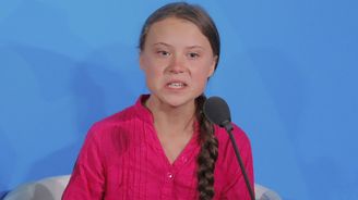 Ukradli jste mi dětství! Poslechněte si plamenný projev švédské aktivistky Grety Thunbergové