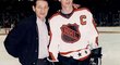 Legendární Wayne Gretzky se svým otcem Walterem. Legendární Wayne Gretzky se svým otcem Walterem.