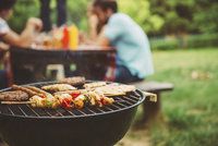 Řešení na piknik i na dovolenou: přenosné grily a ohniště