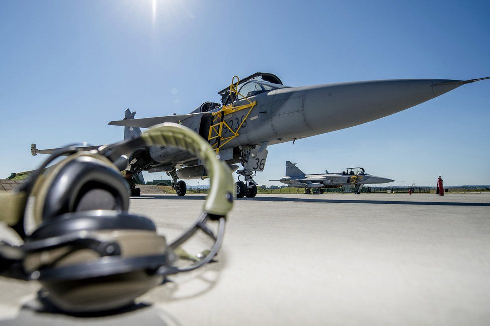 České gripeny odletěly chránit Island.