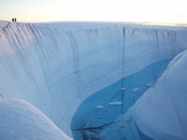 Grónský ledovec rapidně taje.