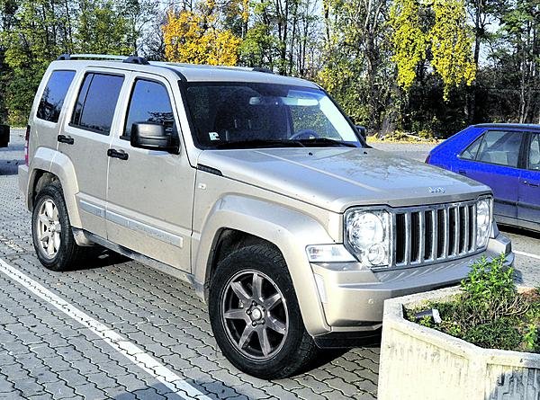 Nový čtyřkolový miláček Šárky Grossové – jeep. Předtím jezdila  v audi.