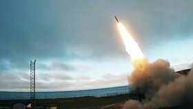 Na Ukrajinu míří zbrusu nová bomba z USA! U dodávek munice z Evropy se ale vyskytl problém