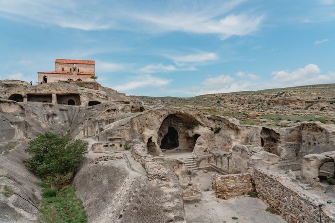 Jedná se o jednu z nejstarších archeologicky doložených obývaných lokalit v Gruzii.