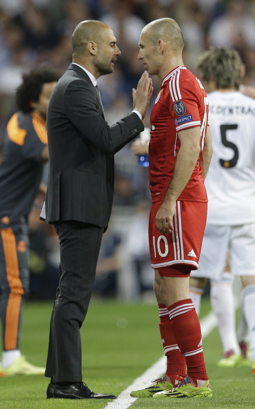 Pep Guardiola při utkání s Realem Madrid, ve kterém Bayern Mnichov prohrál 0:1.