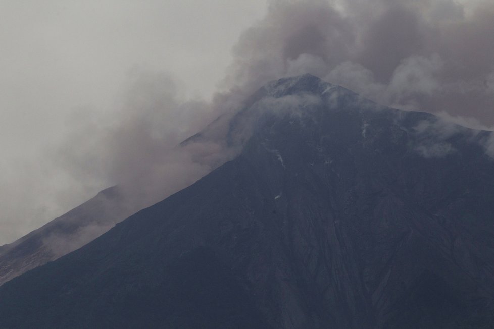 V Guatemale došlo k erupci sopky Volcán de Fuego, tisíce lidí byly evakuovány.