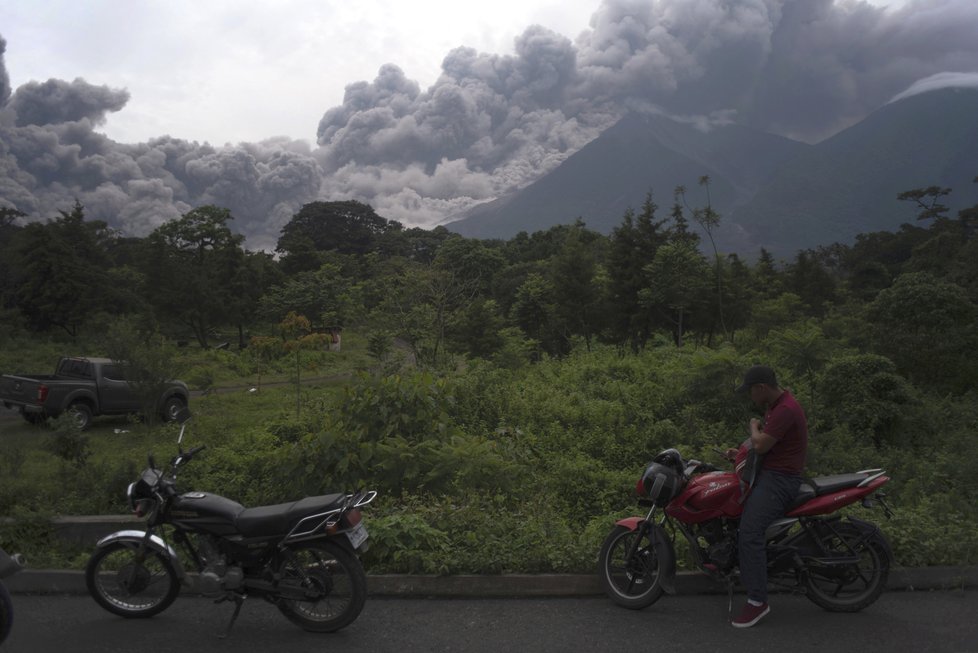 V Guatemale došlo k erupci sopky Volcán de Fuego, tisíce lidí byly evakuovány.