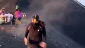 Museli se rychle dostat do bezpečnější vzdálenosti
