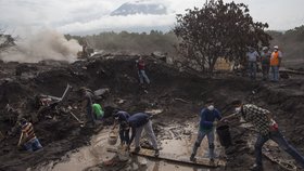 Na Guatemale oficiálně ukončili záchranné akce. Řádění sopky si vyžádalo 110 obětí, 197 lidí zůstává nezvěstných.