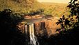 Chutes de Dittin, nejvyšší vodopády v Guineji, padají z výšky 120 metrů