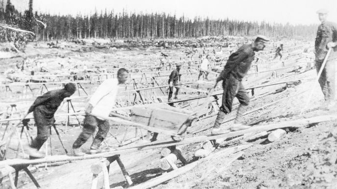 Pracovní tábor v dobách Sovětského svazu - ilustrační snímek.