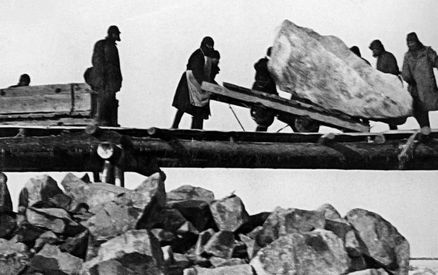 Gulagy byly zdrojem levné práce na velké projekty.