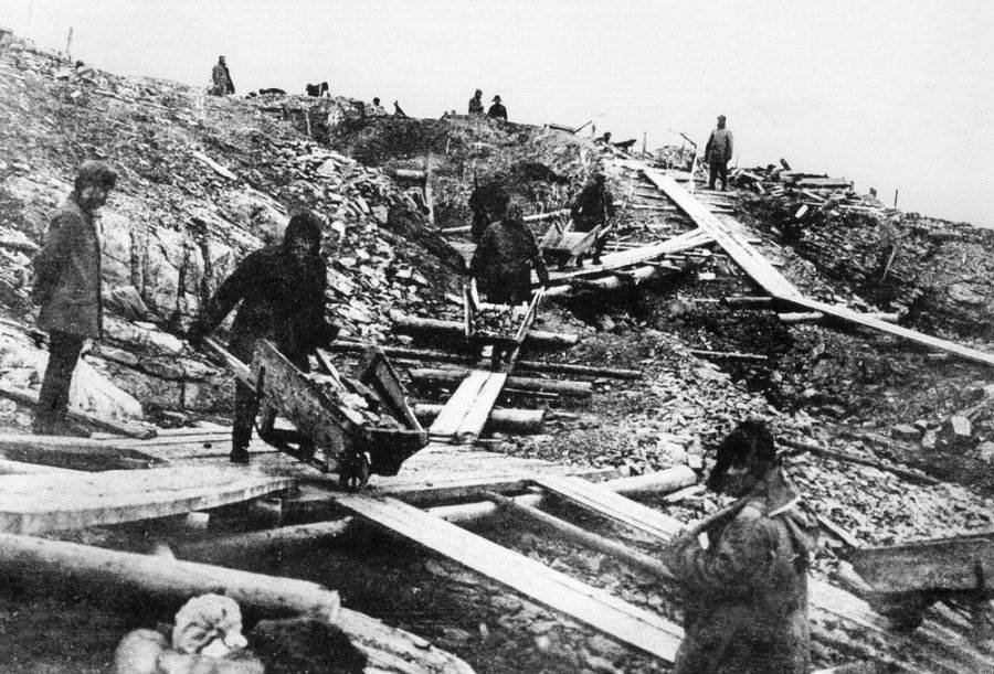 Gulagy byly zdrojem levné práce na velké projekty.