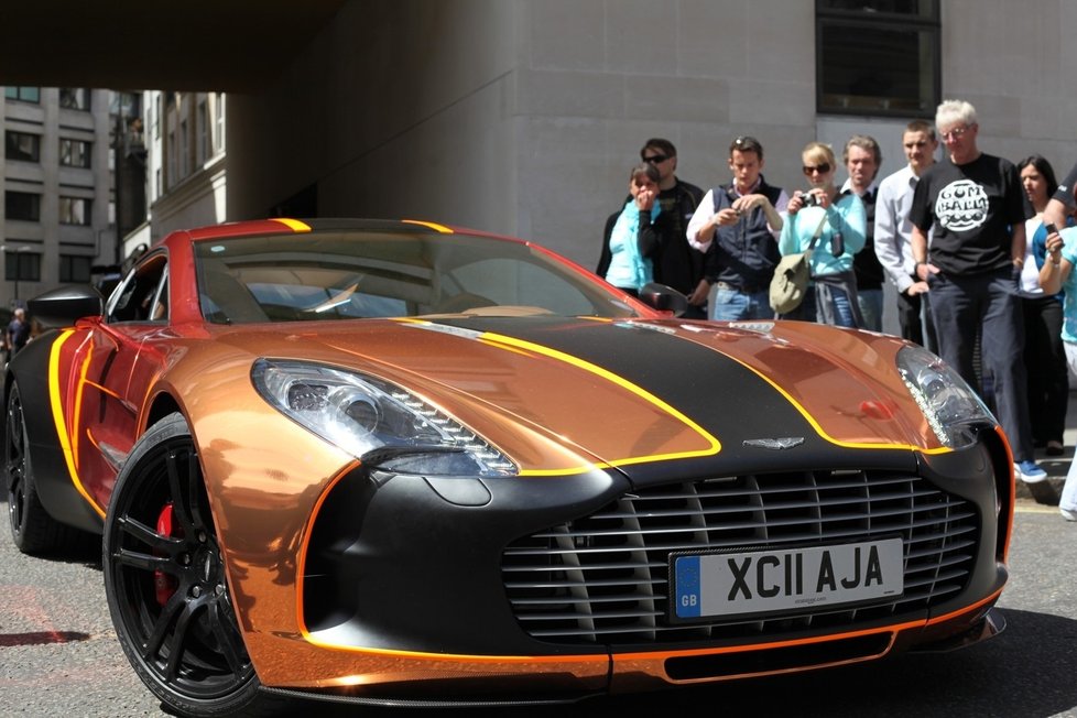 Upravený Aston Martin na ročníku v New Yorku.