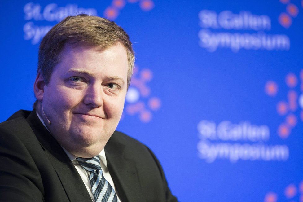 První oběť panamské daňové kauzy: Islandský premiér Gunnlaugsson podal demisi.