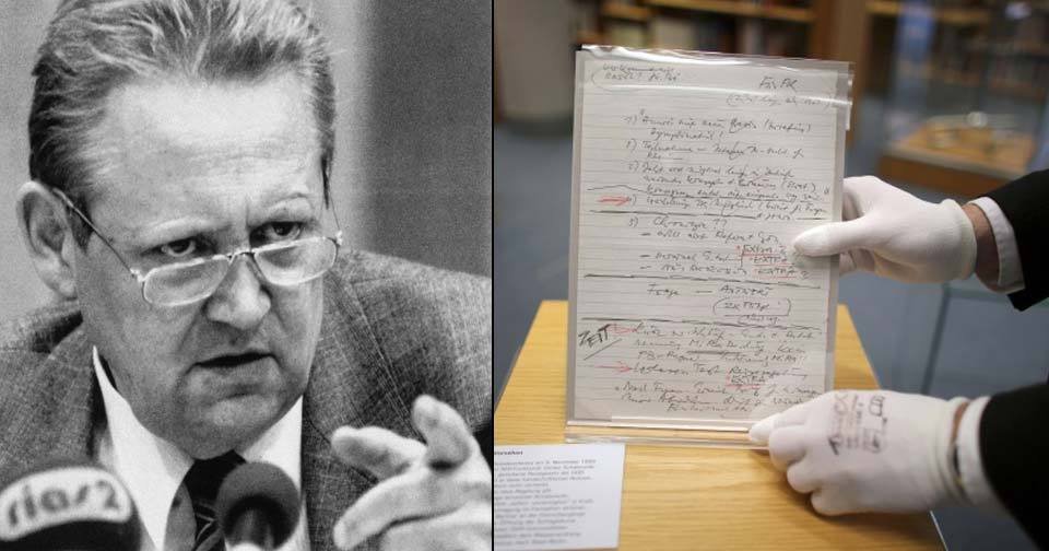 Našel se list s poznámkami Güntera Schabowskiho, které spustily pád Berlínské zdi
