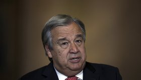 Valné shromáždění OSN jednomyslně schválilo portugalského expremiéra Antónia Guterrese budoucím generálním tajemníkem OSN, funkce se ujme v lednu.