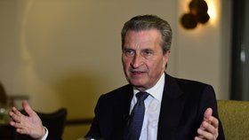 Günther Oettinger: Půlku peněz po brexitu uspoříme, o půlku budeme muset více kasírovat od členských států. Jinak přijdou škrty v dotacích