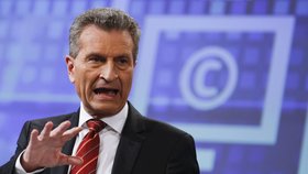 Německý politik Günther Oettinger je eurokomisařem pro digitální ekonomiku a společnost.