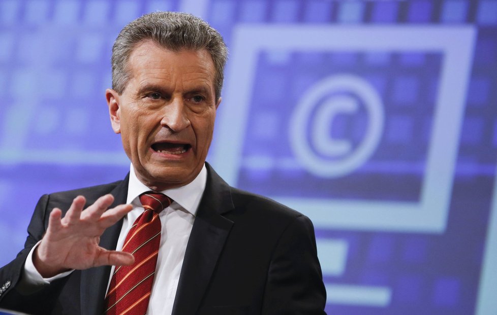 Německý politik Günther Oettinger je eurokomisařem pro digitální ekonomiku a společnost.