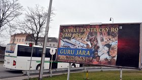 Na billboardu v Brně přál guru Jára skvělý tantrický rok