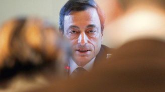 EU vyšetřuje kvůli střetu zájmů šéfa ECB Draghiho