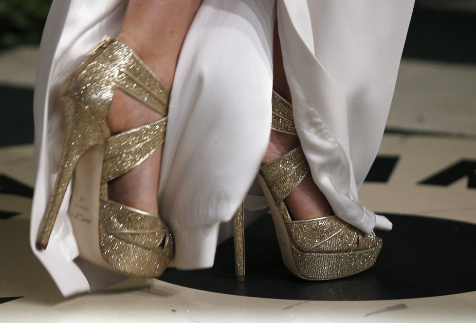 Gwyneth Paltrow obula krásné zlaté páskové střevíce