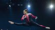 Německá gymnastka Sarah Vossová a její neobvyklý úbor